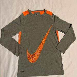 Nike Kids Long Sleeve Gray and Orange Shirt, Boys size medium